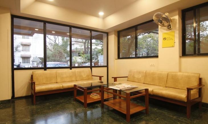 Lotus Hotel *